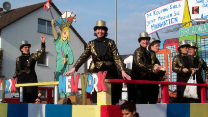 Fastnachtszug vor dem Start 2003
