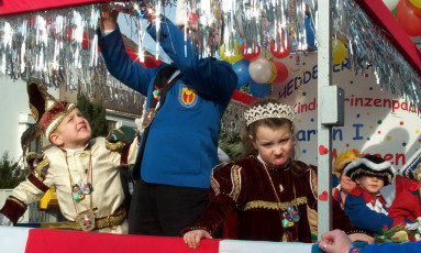 Fastnachtszug vor dem Start 2003