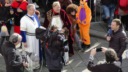 2020 Vor dem Zugstart an der Tribüne
