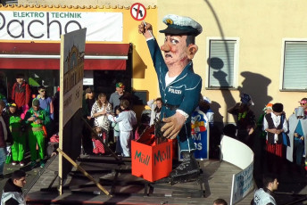 041_48 MOTIVWAGEN- WAFFENVERBOTSZONE HBF