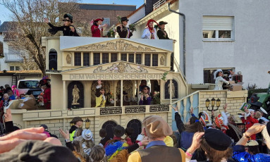 098_87 Lachröschen der Zuggeminschaft Klaa Paris