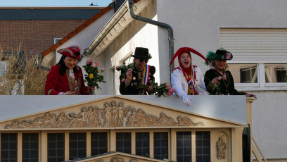 099_87 Lachröschen der Zuggeminschaft Klaa Paris