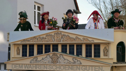 100_87 Lachröschen der Zuggeminschaft Klaa Paris