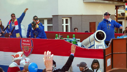 126_100 Die Helaukanonen von Klaa Paris